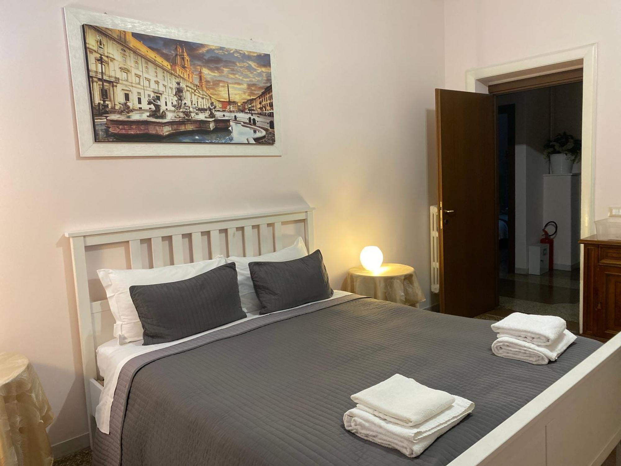 Apartment Emi House Re Di , Intero - 80 Mq *