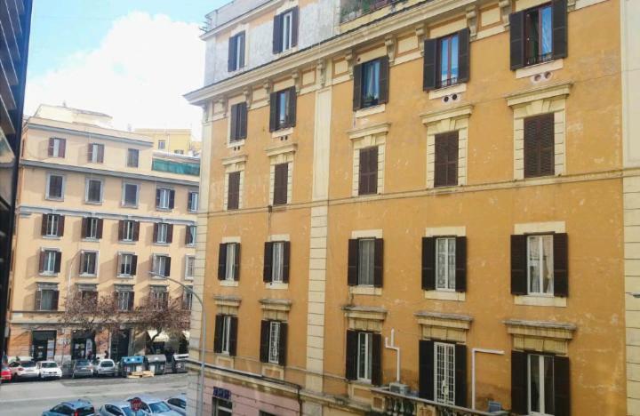 Apartment Emi House Re Di , Intero - 80 Mq *